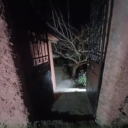 Tatil Evi άνετη κατοικία με κήπο Kesriye