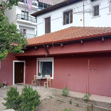 άνετη κατοικία με κήπο *